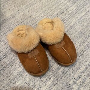 UGG Coquette Shearling Lined Slipper, size 7. Color: chestnut. Great condition